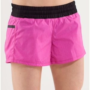 Lululemon Tracker Short sz 10, Paris pink